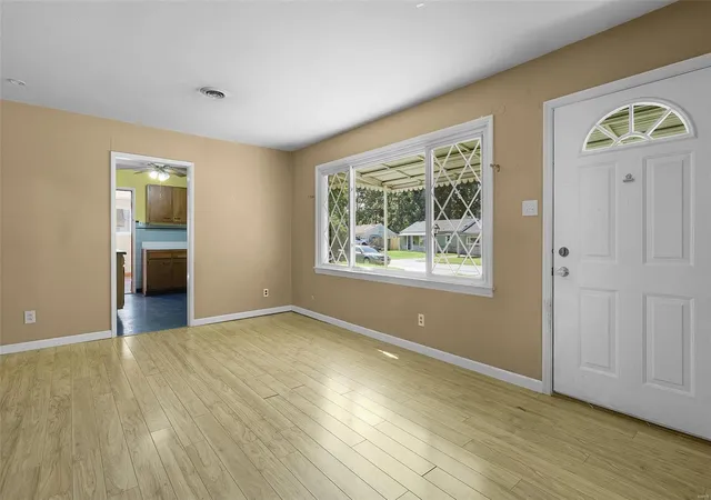 Photo 3 of Single Family Residence at 6437 Vita Dr, Saint Louis, MO 63123 | MLS# MIS22060221 | | Sold on 2022-11-04