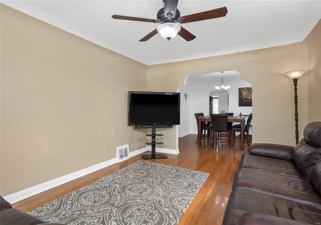 Photo 2 of Single Family Residence at 3416 Macklind Ave, Saint Louis, MO 63139 | MLS# MIS22063119 |  | Sold on 2022-11-18