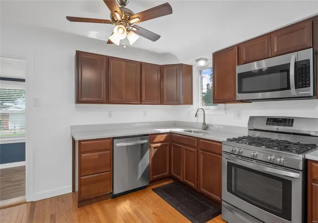 Photo 4 of Single Family Residence at 3416 Macklind Ave, Saint Louis, MO 63139 | MLS# MIS22063119 |  | Sold on 2022-11-18