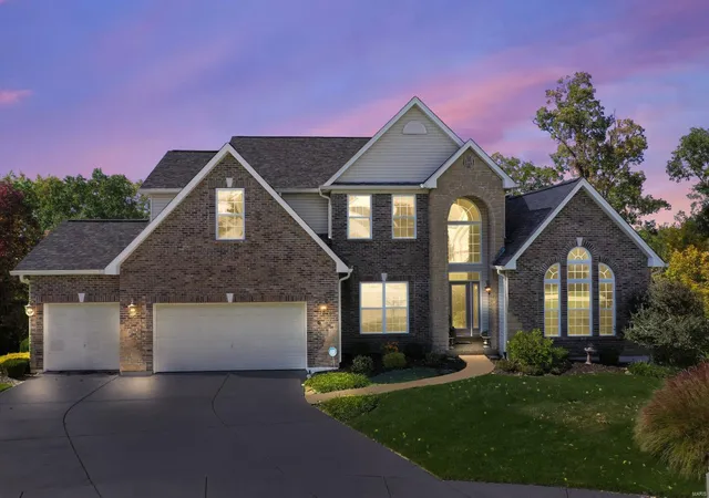 Single Family Residence at 6 Crestwyck Ct, Lake Saint Louis, MO 63367 | MLS# MIS22065594 | | Sold on 2023-03-08