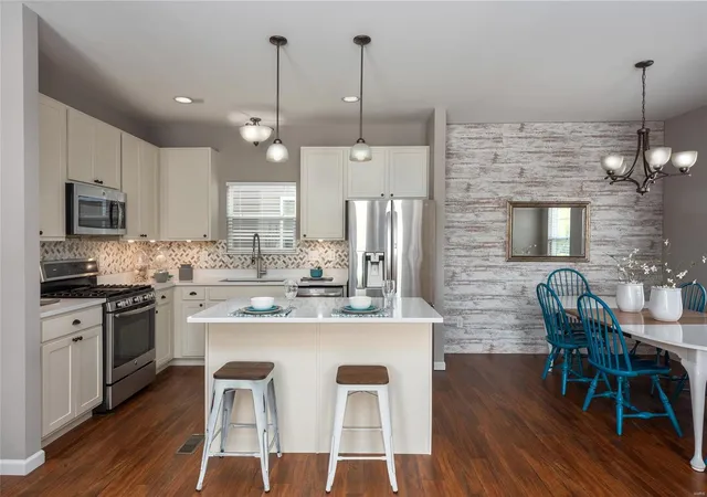 Photo 4 of Single Family Residence at 9746 Wilderness Battle Dr, Saint Louis, MO 63123 | MLS# MIS22065824 |  | Sold on 2022-11-18