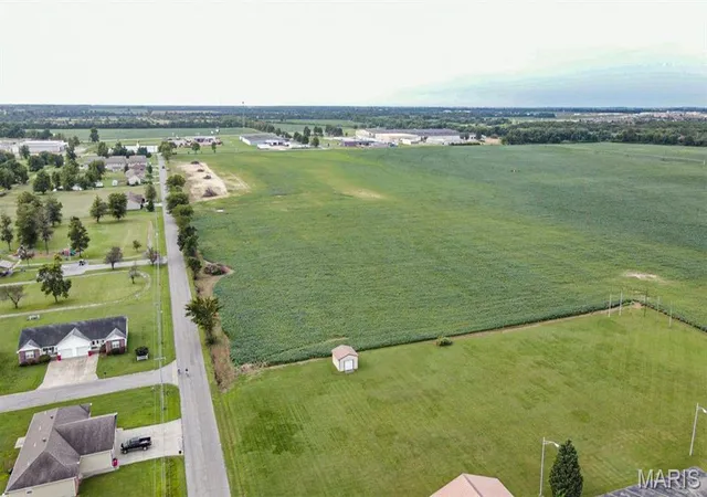 1st image of 304 Seabiscuit Dr, Sikeston, MO 63801 | MLS# MIS22066062