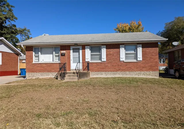 Single Family Residence at 2109 Brookfield Dr, Saint Louis, MO 63136 | MLS# MIS22067347 |  | Sold on 2023-04-27