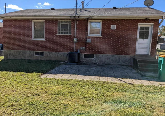 Photo 1 of Single Family Residence at 2109 Brookfield Dr, Saint Louis, MO 63136 | MLS# MIS22067347 |  | Sold on 2023-04-27