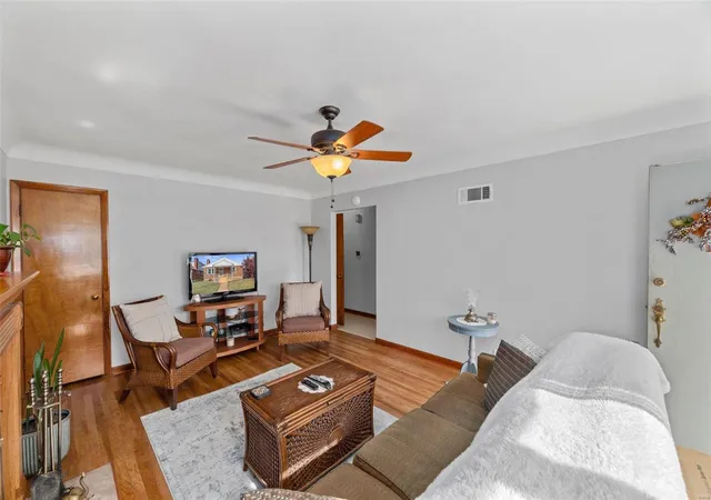 3rd image of 5305 Reber Pl, Saint Louis, MO 63139 | MLS# MIS22072336