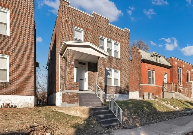 3rd image of 3449 Pennsylvania Ave, Saint Louis, MO 63118 | MLS# MIS22072857