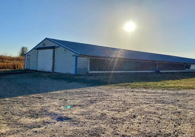 Photo 4 of Farm at 10253 Hwy Tt, Dudley, MO 63936 | MLS# MIS22072874 | | Sold on 2025-01-07