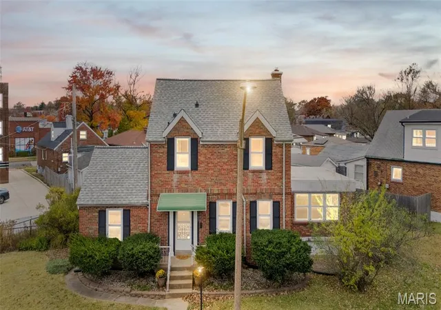 Photo 1 of Sale Pending at 3905 Tamm Ave, Saint Louis, MO 63109 | MLS# MIS22078648 | Listing updated on 2026-01-19
