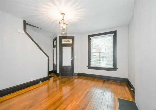Photo 2 of Townhouse at (Undisclosed), Saint Louis, MO 63110 | MLS# MIS22079657 | | Sold on 2023-04-28