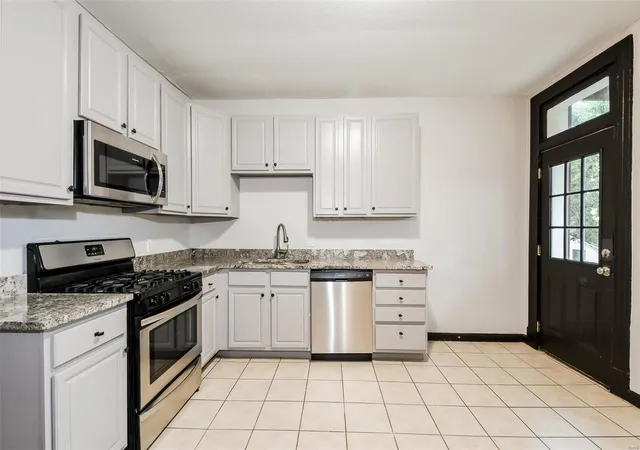 Photo 4 of Townhouse at (Undisclosed), Saint Louis, MO 63110 | MLS# MIS22079657 | | Sold on 2023-04-28