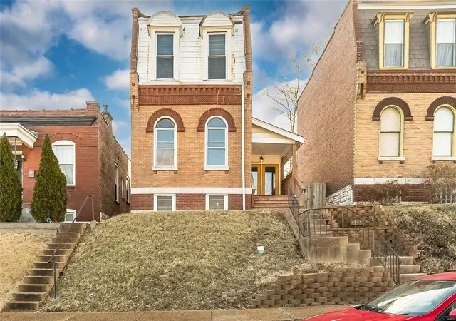 Single Family Residence at 4444 Grace Ave, Saint Louis, MO 63116 | MLS# MIS23003838 | | Sold on 2023-06-05