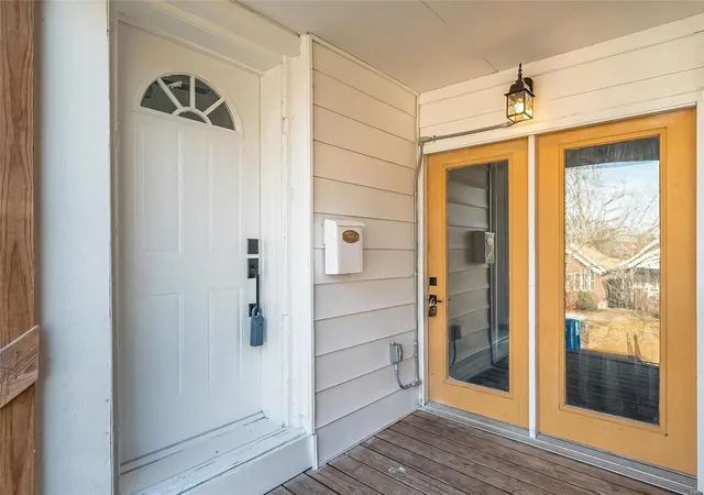 Photo 4 of Single Family Residence at 4444 Grace Ave, Saint Louis, MO 63116 | MLS# MIS23003838 | | Sold on 2023-06-05