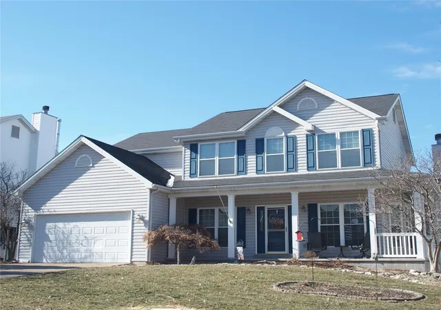 Photo 1 of Single Family Residence at 11 Savannah Hill Dr, Saint Peters, MO 63376 | MLS# MIS23005406 | | Sold on 2023-04-03