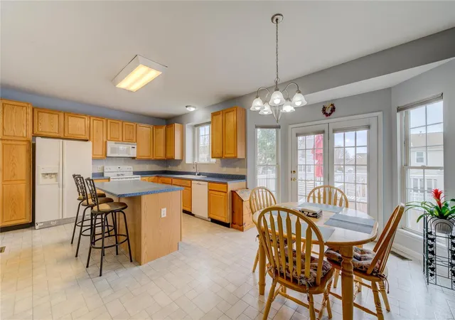 Photo 2 of Single Family Residence at 11 Savannah Hill Dr, Saint Peters, MO 63376 | MLS# MIS23005406 | | Sold on 2023-04-03