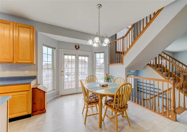 Photo 3 of Single Family Residence at 11 Savannah Hill Dr, Saint Peters, MO 63376 | MLS# MIS23005406 | | Sold on 2023-04-03