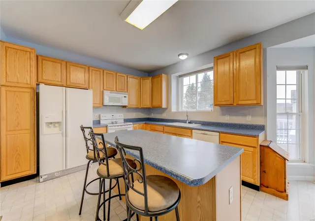 Photo 4 of Single Family Residence at 11 Savannah Hill Dr, Saint Peters, MO 63376 | MLS# MIS23005406 | | Sold on 2023-04-03