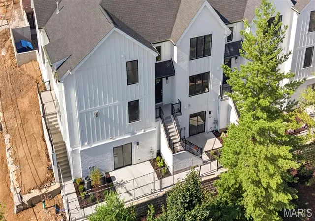 Homes for sale in Olivette, MO | 9401 Olie Way Rd #30, Olivette, MO 63132 | MLS# MIS23016344