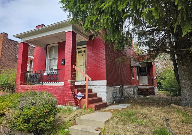 Single Family Residence at 4419 Farlin Ave, Saint Louis, MO 63115 | MLS# MIS23016402 | | Sold on 2023-10-04