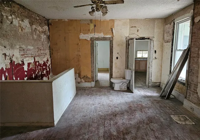 Photo 1 of Single Family Residence at 4419 Farlin Ave, Saint Louis, MO 63115 | MLS# MIS23016402 | | Sold on 2023-10-04