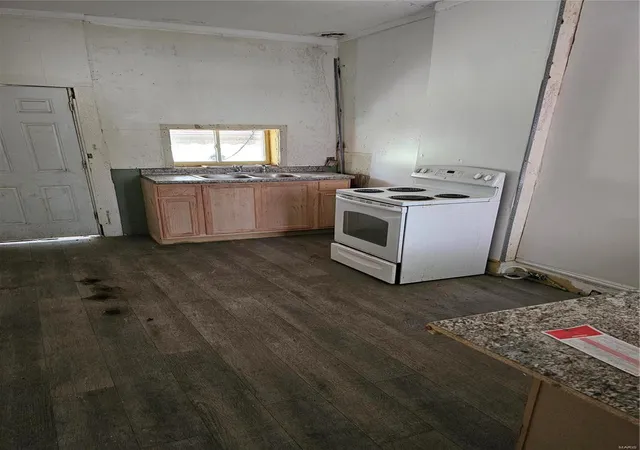 Photo 3 of Single Family Residence at 4419 Farlin Ave, Saint Louis, MO 63115 | MLS# MIS23016402 | | Sold on 2023-10-04