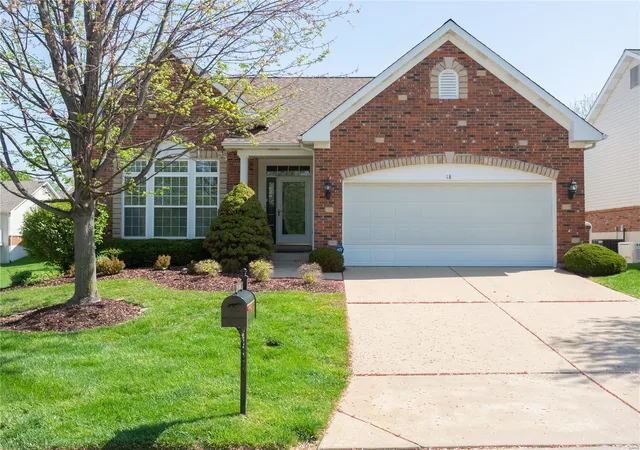 Villa at 18 Eagle Bluff Ln, Saint Charles, MO 63303 | MLS# MIS23019308 | | Sold on 2023-05-10