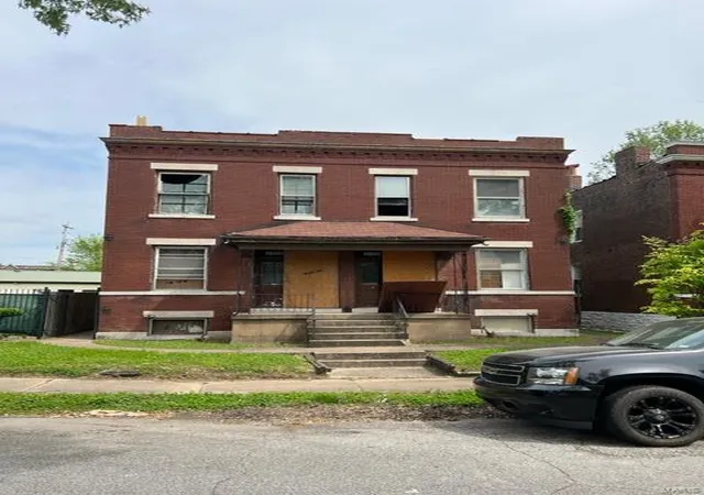 Multi Family at 3126 Michigan Ave, Saint Louis, MO 63118 | MLS# MIS23022976 | | Sold on 2023-09-22