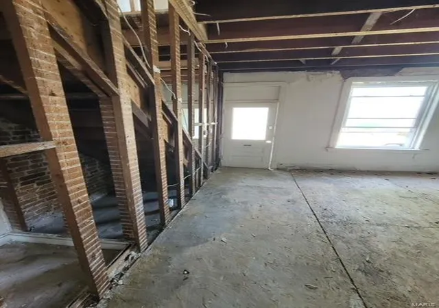Photo 4 of Multi Family at 3126 Michigan Ave, Saint Louis, MO 63118 | MLS# MIS23022976 | | Sold on 2023-09-22