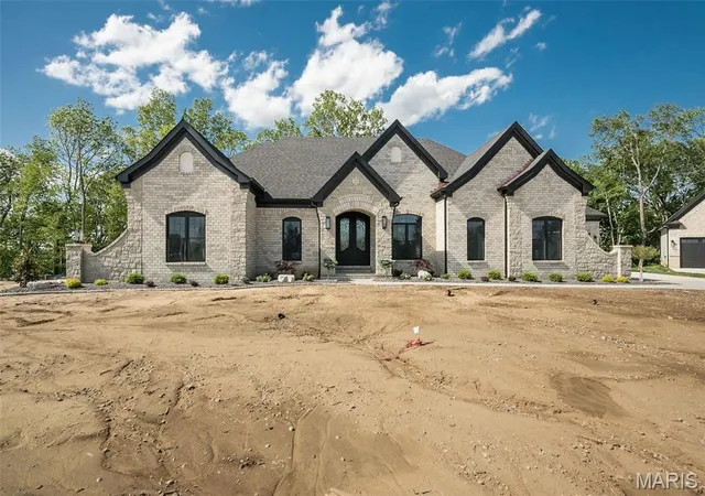 2nd image of 805 Silver Buck Ln, Chesterfield, MO 63005 | MLS# MIS23023038