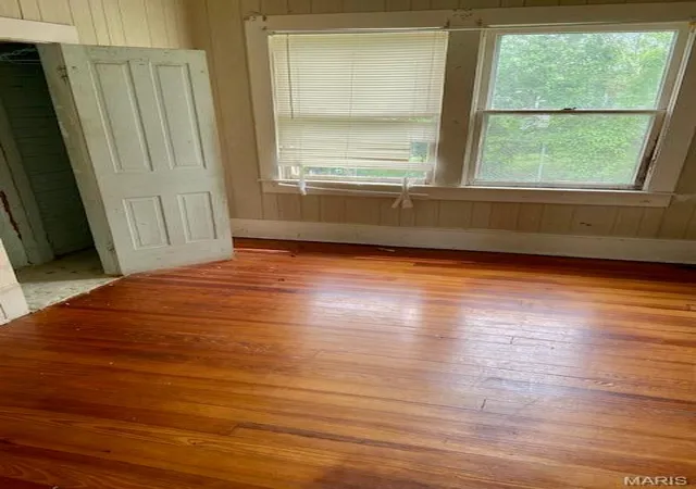 Photo 4 of Single Family Residence at 332 S Elm, Dexter, MO 63841 | MLS# MIS23025047 | | Sold on 2025-10-14