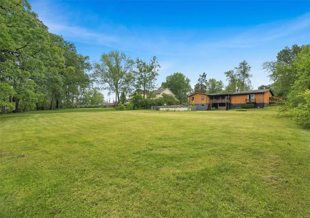 Photo 4 of Single Family Residence at 8647 Watson Ridge Dr, Saint Louis, MO 63126 | MLS# MIS23027598 | | Sold on 2023-07-06