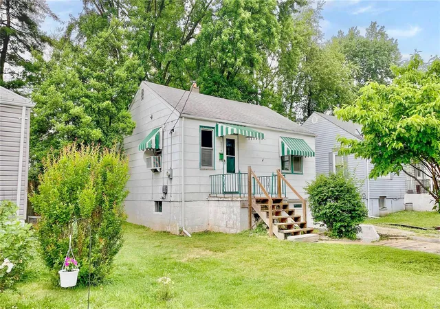 Photo 1 of Single Family Residence at 3219 Coles Ave, Saint Louis, MO 63114 | MLS# MIS23033220 |  | Sold on 2023-08-02