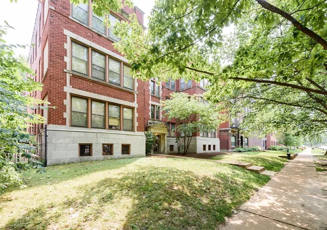 Condominium at 5398 Pershing Ave #3E, Saint Louis, MO 63112 | MLS# MIS23033821 | | Sold on 2023-08-25