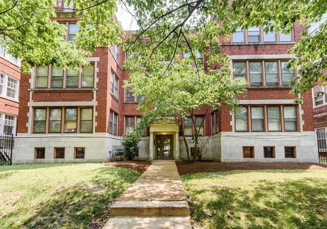 Photo 1 of Condominium at 5398 Pershing Ave #3E, Saint Louis, MO 63112 | MLS# MIS23033821 | | Sold on 2023-08-25