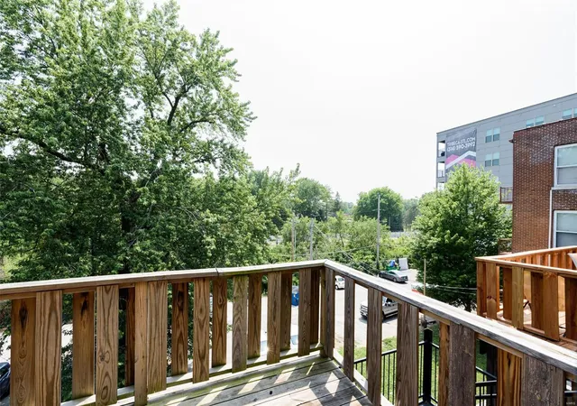 Photo 4 of Condominium at 5398 Pershing Ave #3E, Saint Louis, MO 63112 | MLS# MIS23033821 | | Sold on 2023-08-25