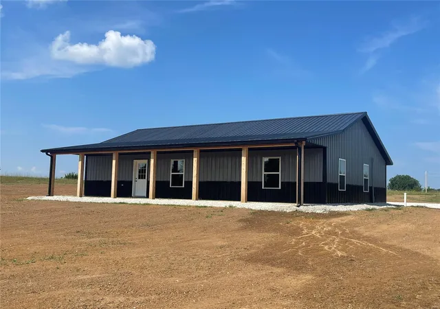 Photo 2 of Single Family Residence at 18275 Monroe Road 477, Stoutsville, MO 65283 | MLS# MIS23039232 |  | Sold on 2023-11-03