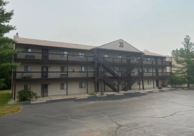 Photo 3 of Condominium at 18910 Pine Lake Road #B-12, Monroe City, MO 63456 | MLS# MIS23042496 | | Sold on 2023-08-18