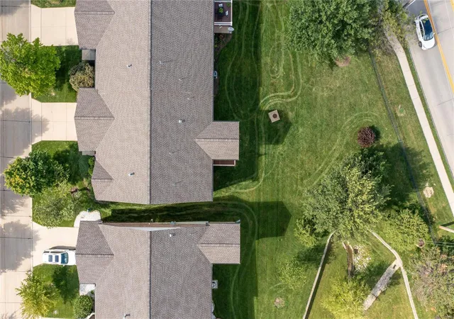 Photo 2 of Single Family Residence at 922 Penny Ln, Saint Peters, MO 63376 | MLS# MIS23046266 | | Sold on 2023-10-27