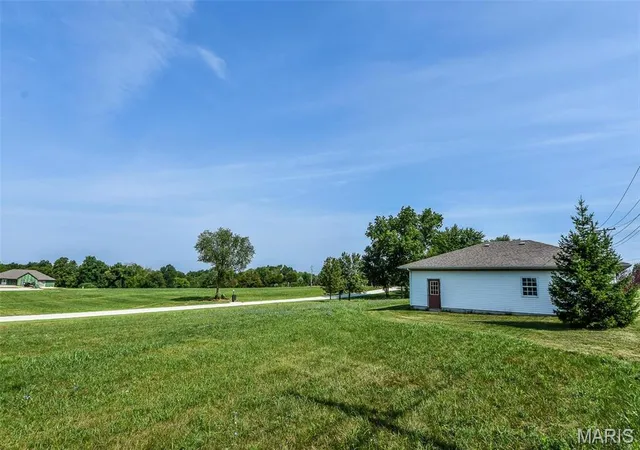 Photo 1 of Land for sale at 8 Eagle Lake Ln, Holts Summit, MO 65043 | MLS# MIS23049836 | Listing updated on 2025-10-08