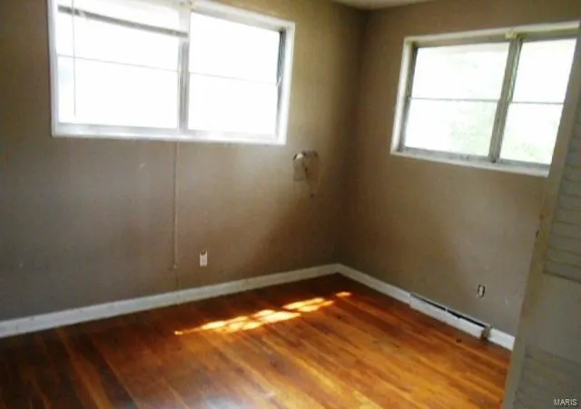 Photo 4 of Single Family Residence at 9814 Monarch Dr, Saint Louis, MO 63136 | MLS# MIS23050862 | | Sold on 2023-09-28