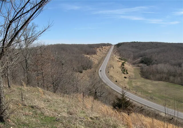 4th image of 17650 Superior Road, Saint Robert, MO 65584 | MLS# MIS23064445