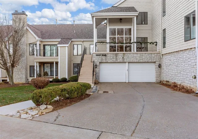 1st image of 1608 Lake Knoll Dr #1A, Lake Saint Louis, MO 63367 | MLS# MIS23066970