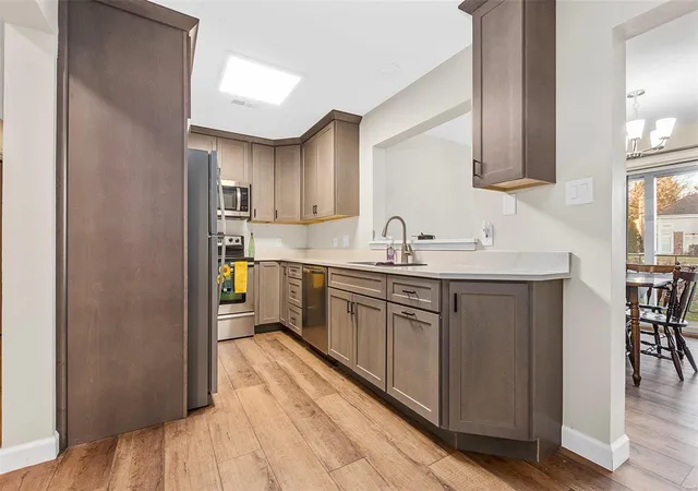 5th image of 1608 Lake Knoll Dr #1A, Lake Saint Louis, MO 63367 | MLS# MIS23066970