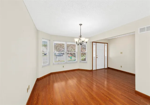 Photo 4 of Single Family Residence at 1314 Kyle Dr, Saint Charles, MO 63304 | MLS# MIS23069296 | | Sold on 2024-12-19