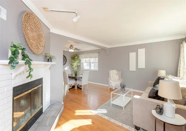 Photo 3 of Single Family Residence at 6421 Lindenwood Pl, Saint Louis, MO 63109 | MLS# MIS23069480 | | Sold on 2024-02-05