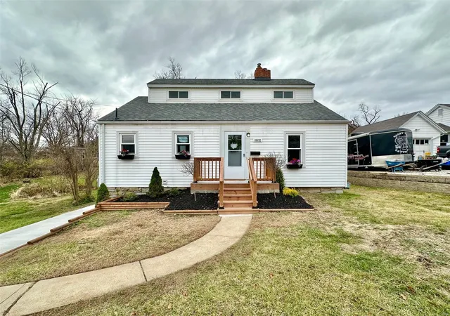 Photo 1 of Single Family Residence at 10532 Litz Ave, Saint Ann, MO 63074 | MLS# MIS23073271 | | Sold on 2024-01-23