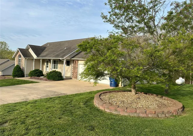 Photo 4 of Single Family Residence at 407 S Reserve St, Rosebud, MO 63091 | MLS# MIS23073711 |  | Sold on 2025-02-07