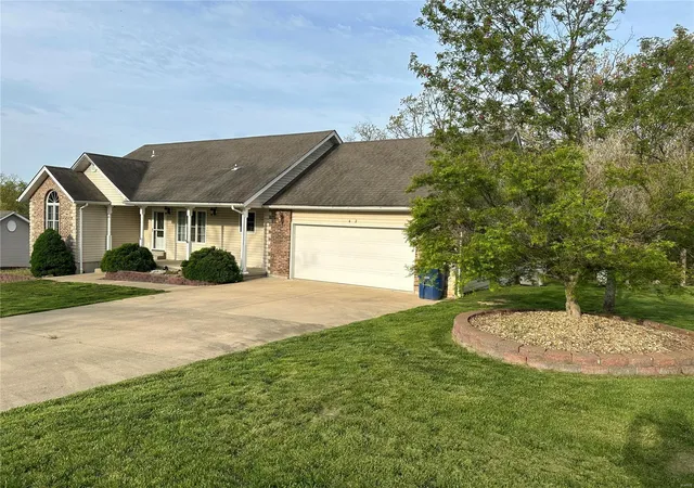 Photo 5 of Single Family Residence at 407 S Reserve St, Rosebud, MO 63091 | MLS# MIS23073711 |  | Sold on 2025-02-07