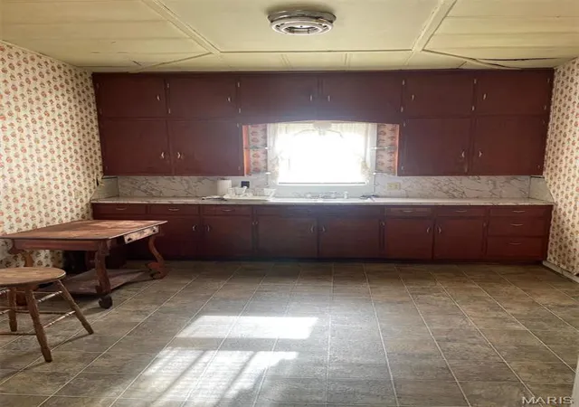 Photo 3 of Single Family Residence at 722 W Main, Bernie, MO 63822 | MLS# MIS24000645 |  | Sold on 2025-09-09