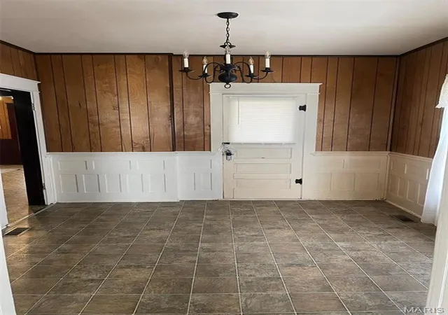 Photo 5 of Single Family Residence at 722 W Main, Bernie, MO 63822 | MLS# MIS24000645 |  | Sold on 2025-09-09