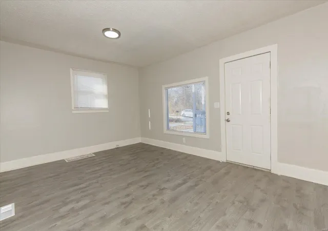5th image of 314 Midridge Dr, Saint Louis, MO 63137 | MLS# MIS24000654